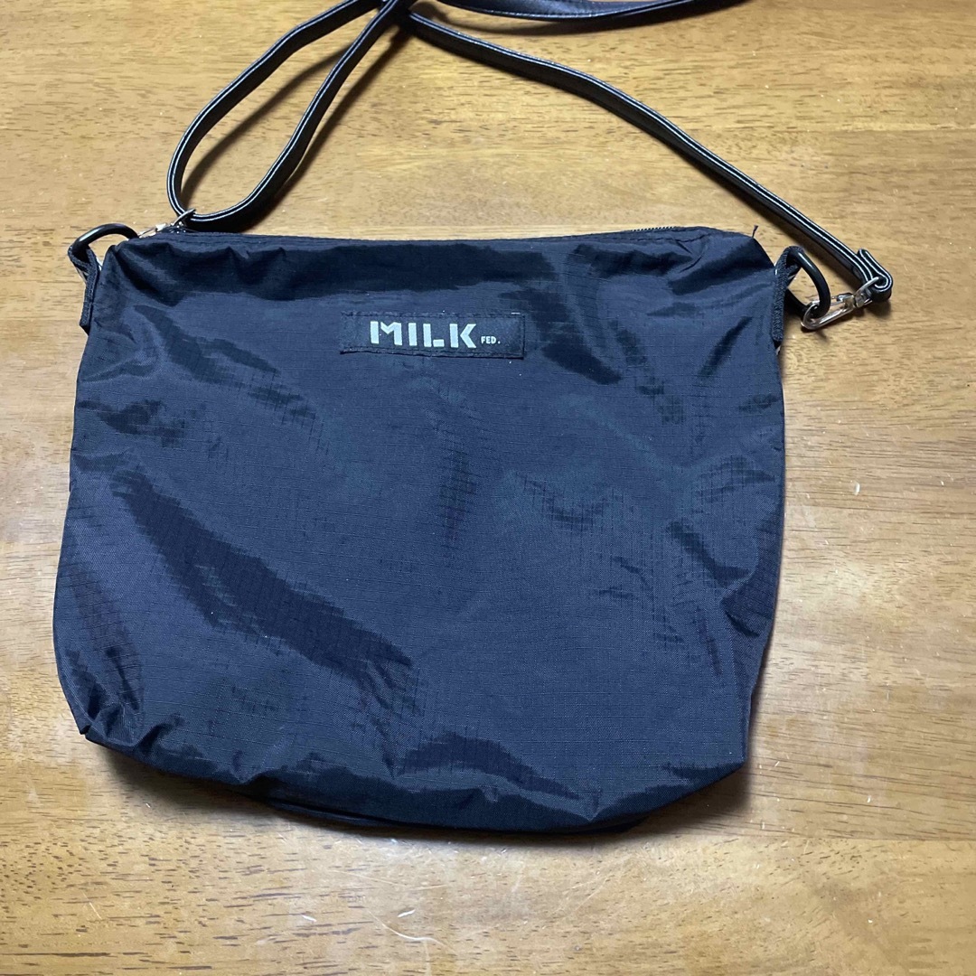 MILKミルクショルダーバック約２５cm  マチ