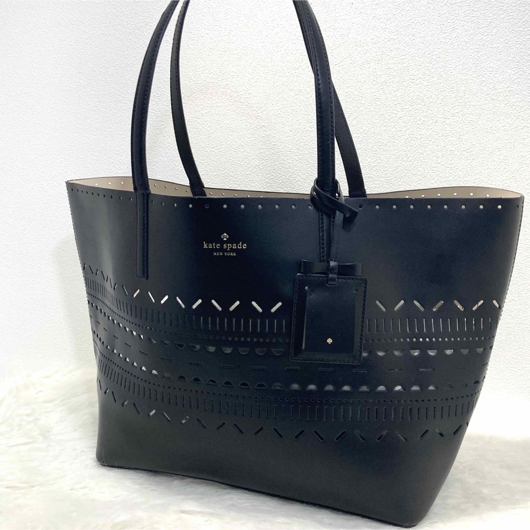 kate spade オールレザー ブラック トートバッグ カッティング加工 ...