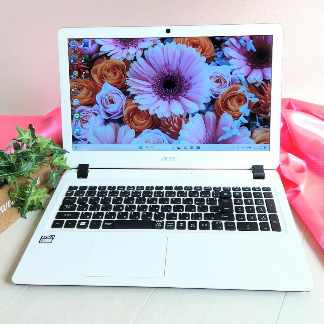 美品!白✨メモリ8GB&高速SSD搭載✨Acerノートパソコン✨カメラ✨37-