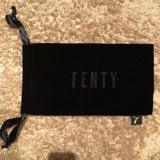 FENTY - puma × リアーナ　FENTY ポーチ