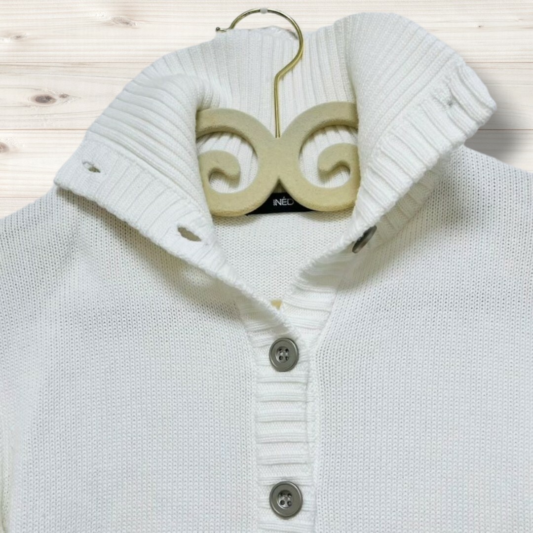 INED(イネド)のINED 白 ニット タートルネック 9号 Mサイズ イネド 長袖 レディースのトップス(ニット/セーター)の商品写真