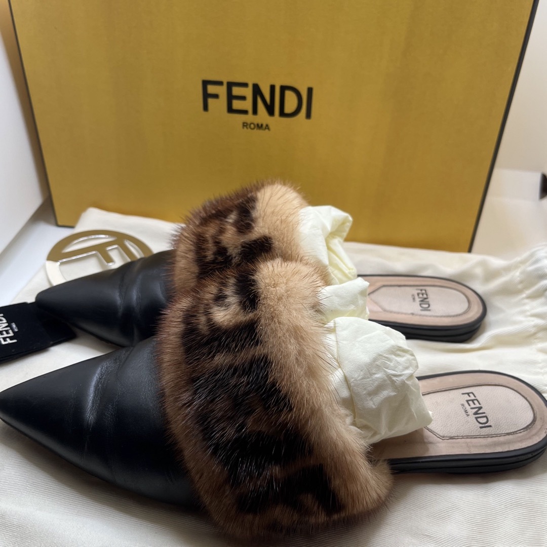 ☆新品未使用☆FENDIフラットシューズ