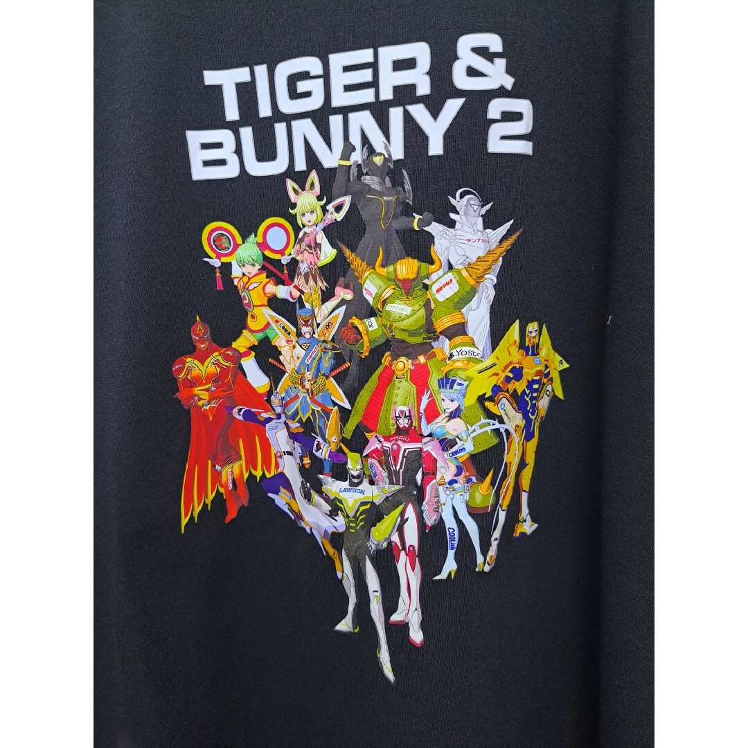 しまむら(シマムラ)の【新品】TIGER&BUNNY/タイガー&バニーヒーロー集合Tシャツ Lサイズ メンズのトップス(Tシャツ/カットソー(半袖/袖なし))の商品写真