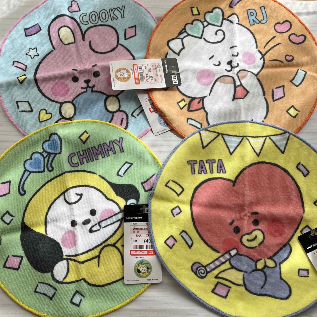 BT21(ビーティーイシビル)のBT21ハンドタオル　4枚セット エンタメ/ホビーのタレントグッズ(アイドルグッズ)の商品写真