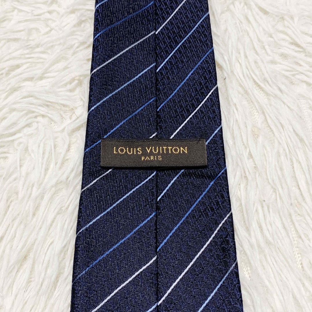 美品LOUIS VUITTONルイ・ヴィトン ネイビー ブルー ネクタイ シルクコメントなし即購入OKです