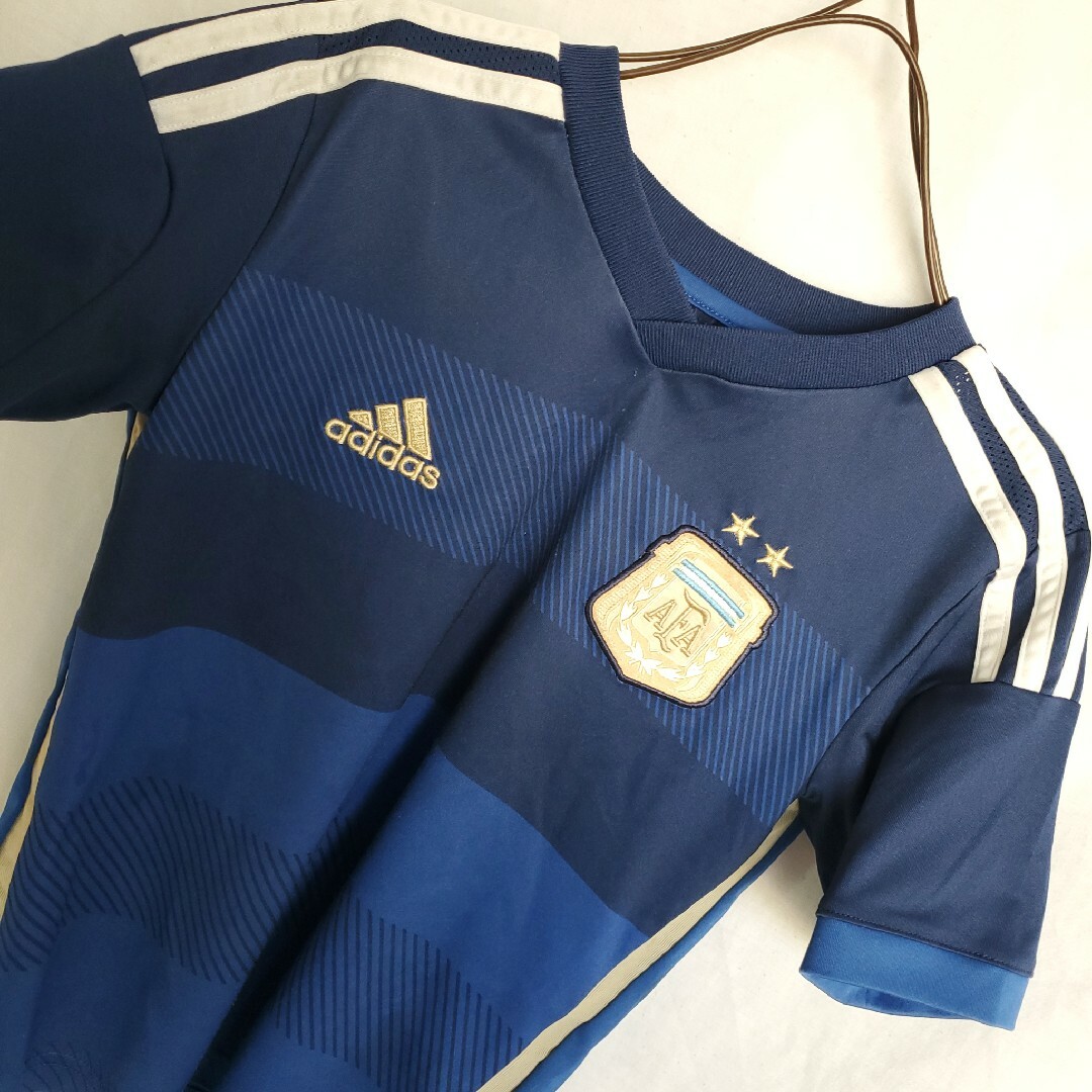 アルゼンチン代表 ユニホーム スポーツ/アウトドアのサッカー/フットサル(ウェア)の商品写真