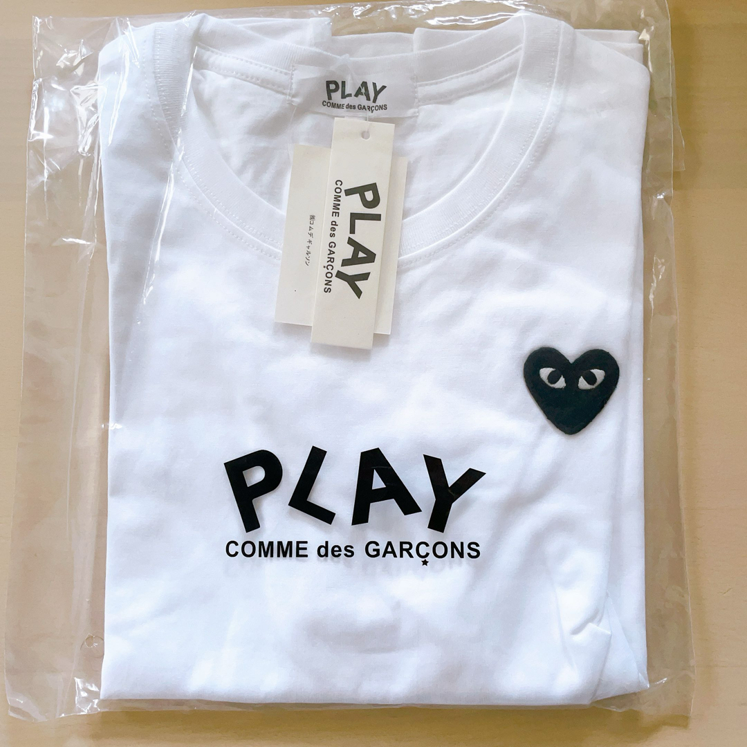 (新品)PLAY プレイ コムデギャルソン Mサイズ ホワイトTシャツ 黒ハート