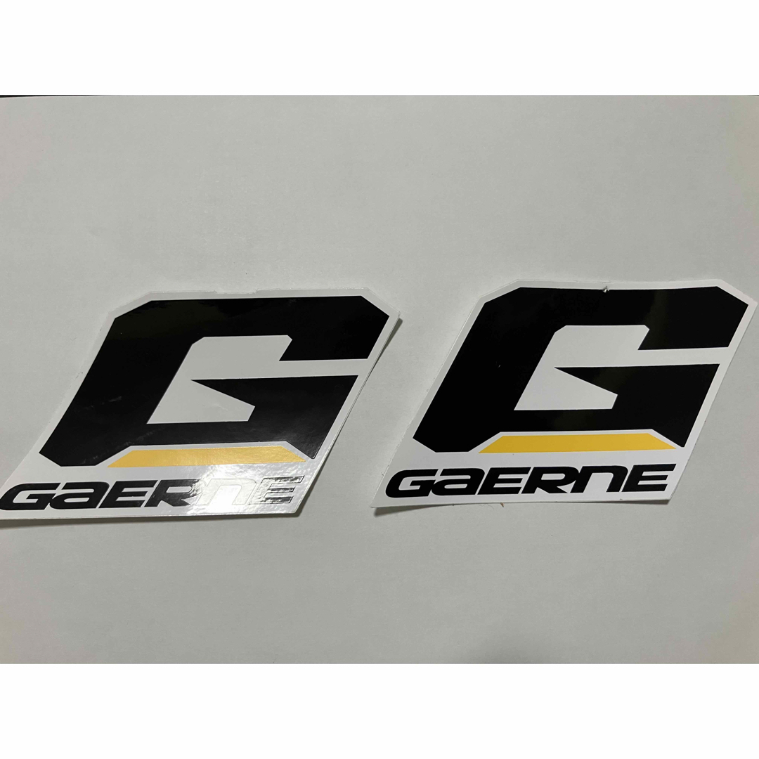 GAERNE(ガエルネ)のガエルネ　ステッカー　2枚 自動車/バイクのバイク(ステッカー)の商品写真