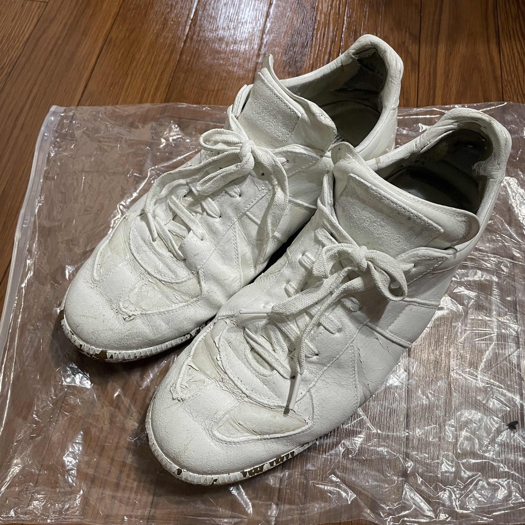 Maison Martin Margiela(マルタンマルジェラ)のmaison margiela ペンキ　ジャーマントレーナー　42 メンズの靴/シューズ(スニーカー)の商品写真