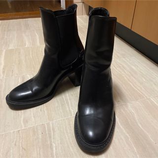 ザラ(ZARA)のZARA ブーツ　ショートブーツ　(ブーツ)