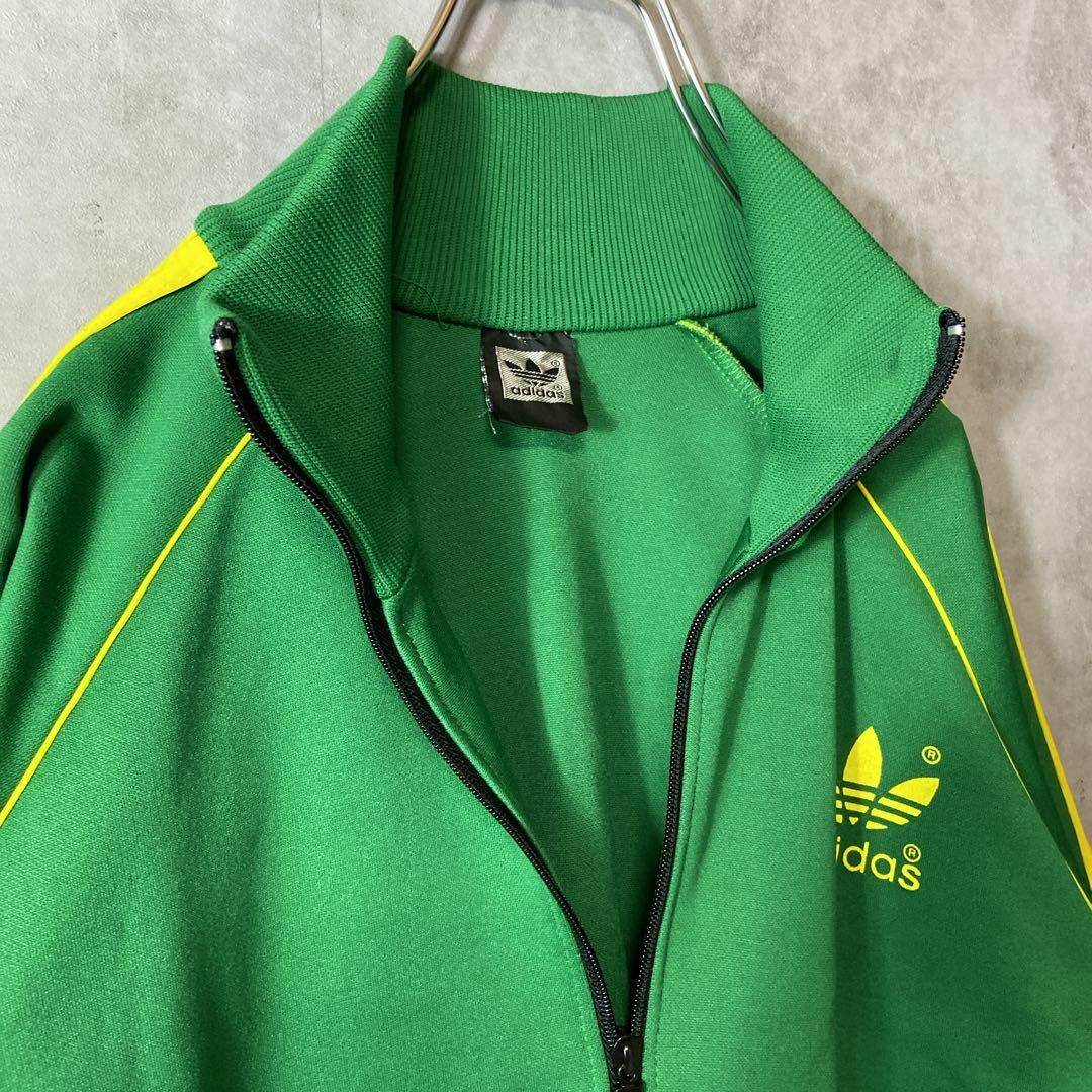 【人気グリーントラックジャケット】adidas背面ビックロゴプリント緑ジャージ