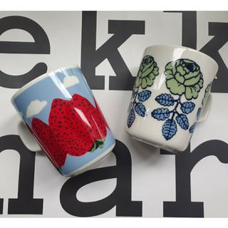 マリメッコ(marimekko)のマリメッコ　マグカップ　マンシッカヴォレット　ヴィヒキルース　限定(グラス/カップ)