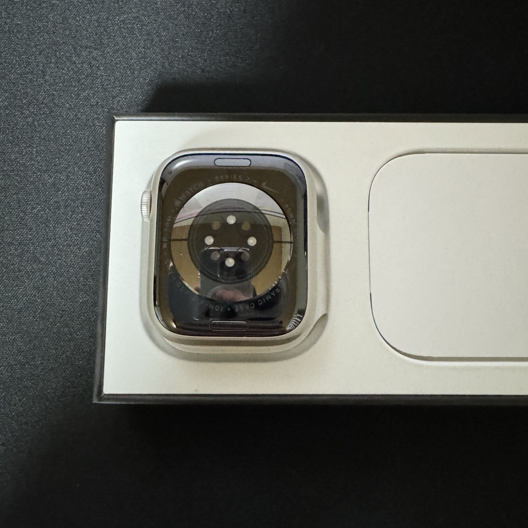 【極美品】Apple Watch NIKE Series7 スターライト 45 スマホ/家電/カメラのスマホ/家電/カメラ その他(その他)の商品写真