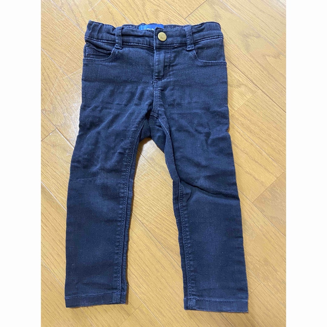 Old Navy(オールドネイビー)のデニム ジーンズ パンツ　90 オールドネイビー　黒　キッズ キッズ/ベビー/マタニティのキッズ服男の子用(90cm~)(パンツ/スパッツ)の商品写真