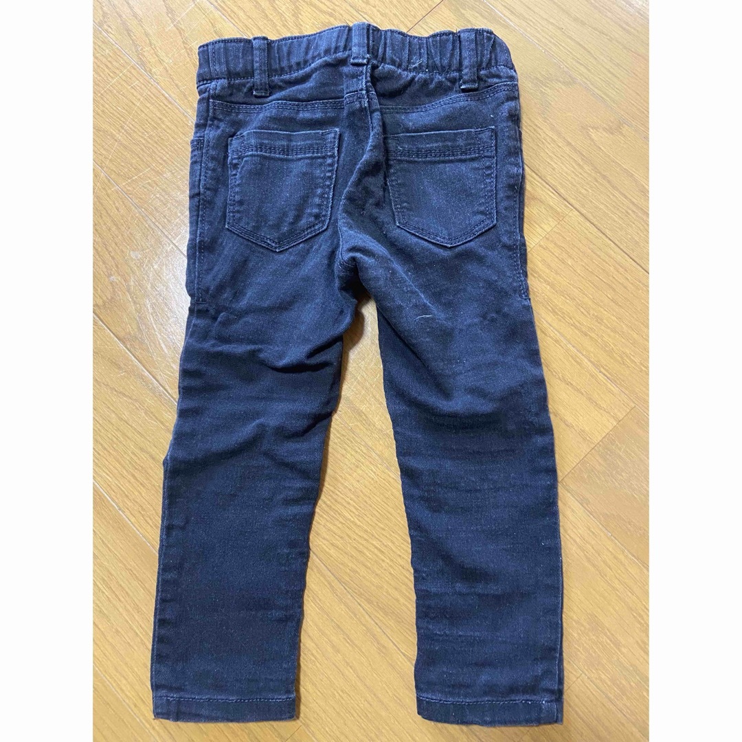 Old Navy(オールドネイビー)のデニム ジーンズ パンツ　90 オールドネイビー　黒　キッズ キッズ/ベビー/マタニティのキッズ服男の子用(90cm~)(パンツ/スパッツ)の商品写真