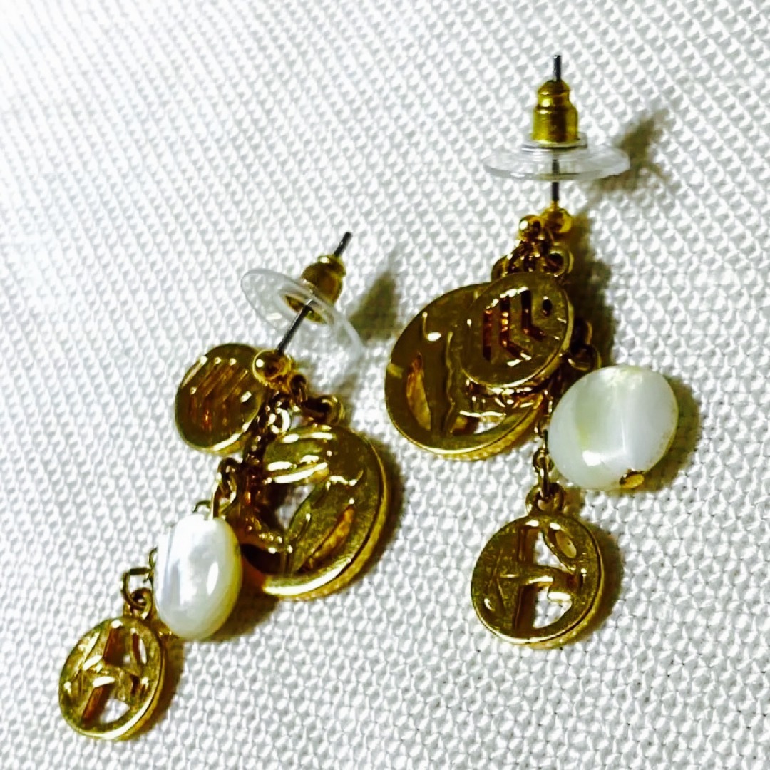 NINA RICCI(ニナリッチ)の美品　NINNA RICCI ニナリッチ　アシンメトリーロングネックレス＆ピアス レディースのアクセサリー(ネックレス)の商品写真