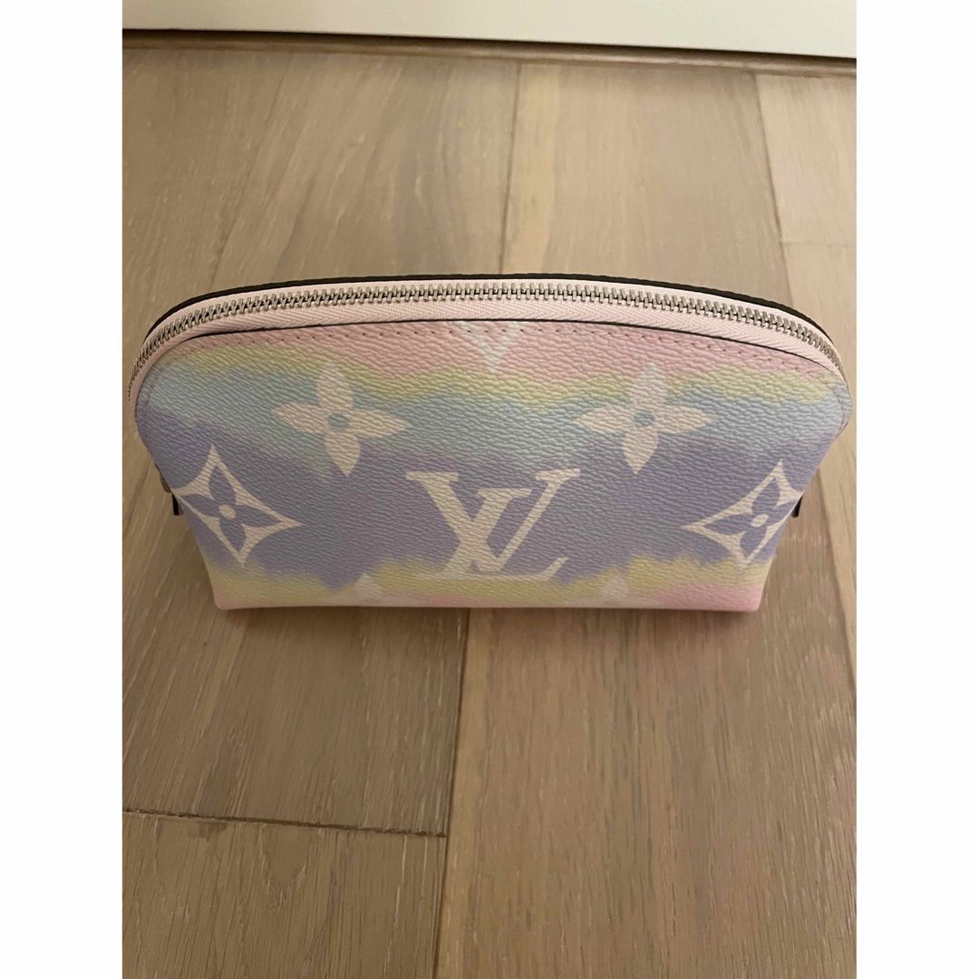 LOUIS VUITTON(ルイヴィトン)のIVエスカル ポシェット・コスメティック レディースのファッション小物(ポーチ)の商品写真