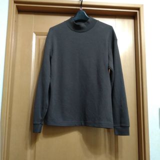 ユニクロ(UNIQLO)のユニクロ　ハイネックTシャツ　長袖Tシャツ　男女兼用⁇(Tシャツ/カットソー(七分/長袖))