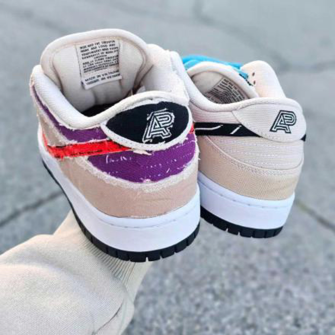 ALBINO & PRETO NIKE SB DUNK LOW 25 1