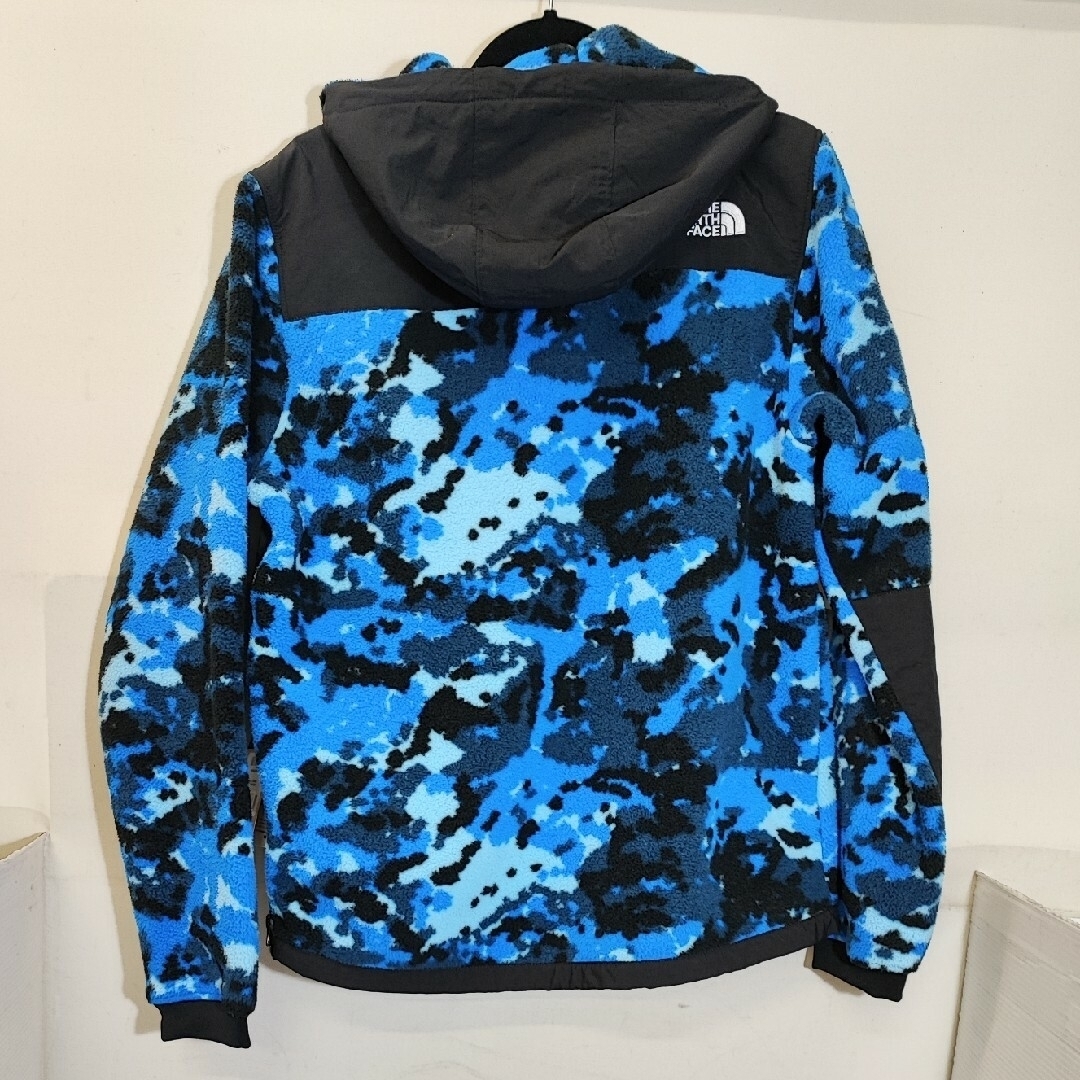 THE NORTH FACE(ザノースフェイス)のTHE NORTH FACEノースフェイス　ブラック ブルー迷彩Denali 2 メンズのジャケット/アウター(その他)の商品写真