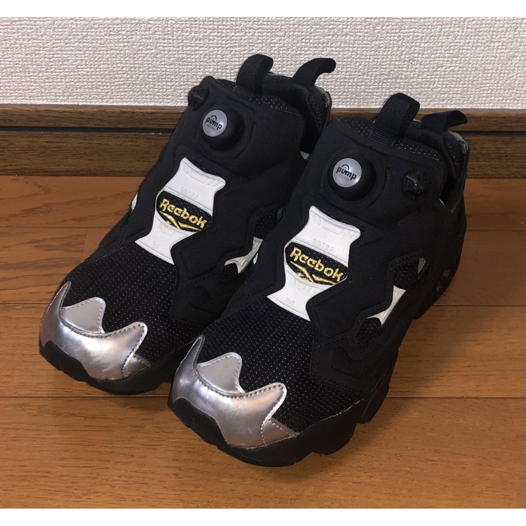 Reebok - 24cm 良品 REEBOK PUMP FURY ブラック シルバー 黒 銀 灰の