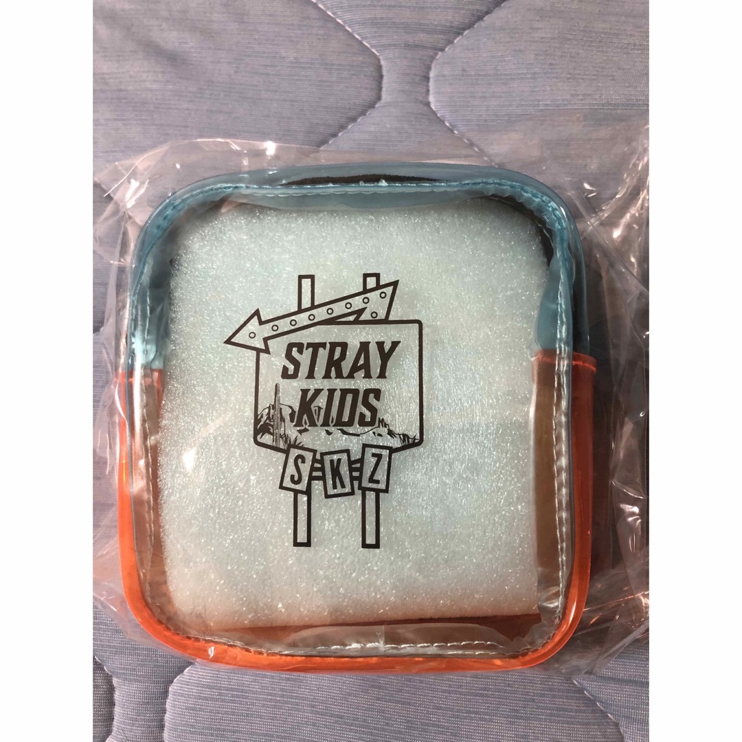 Stray Kids(ストレイキッズ)のスキズ JYP ポップアップストア ビニールポーチ エンタメ/ホビーのタレントグッズ(アイドルグッズ)の商品写真