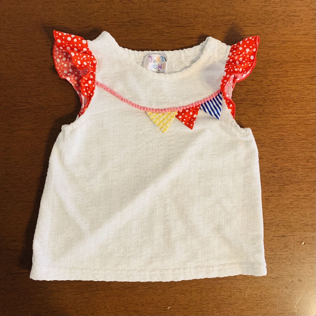 子供服　フリルTシャツ　タンクトップ　２枚セット　size 95・100 キッズ/ベビー/マタニティのキッズ服女の子用(90cm~)(Tシャツ/カットソー)の商品写真