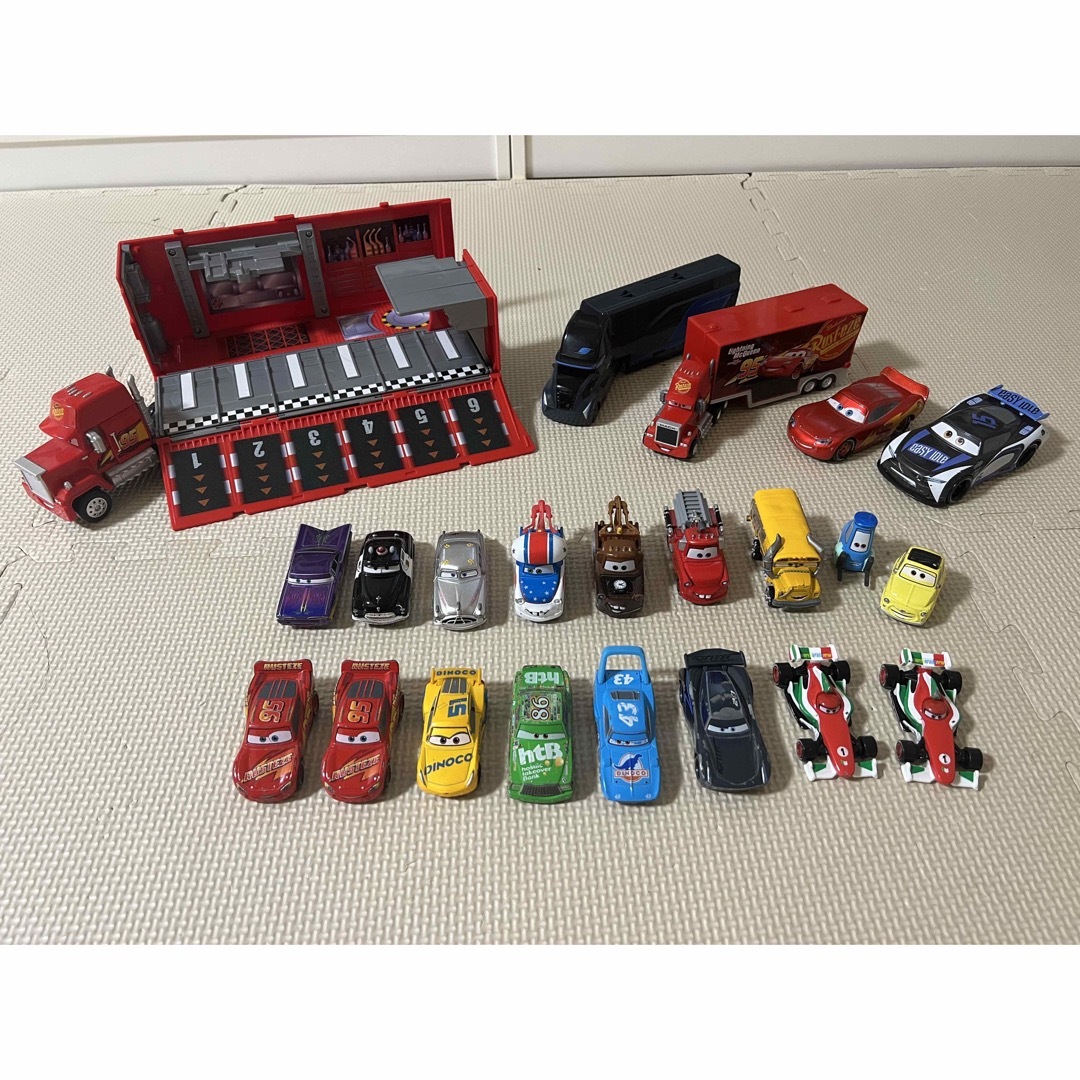 カーズ トミカセット+トレーラーおもちゃ | フリマアプリ ラクマ