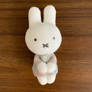 ミッフィー(miffy)のミッフィー ちょっこりさん(ぬいぐるみ)