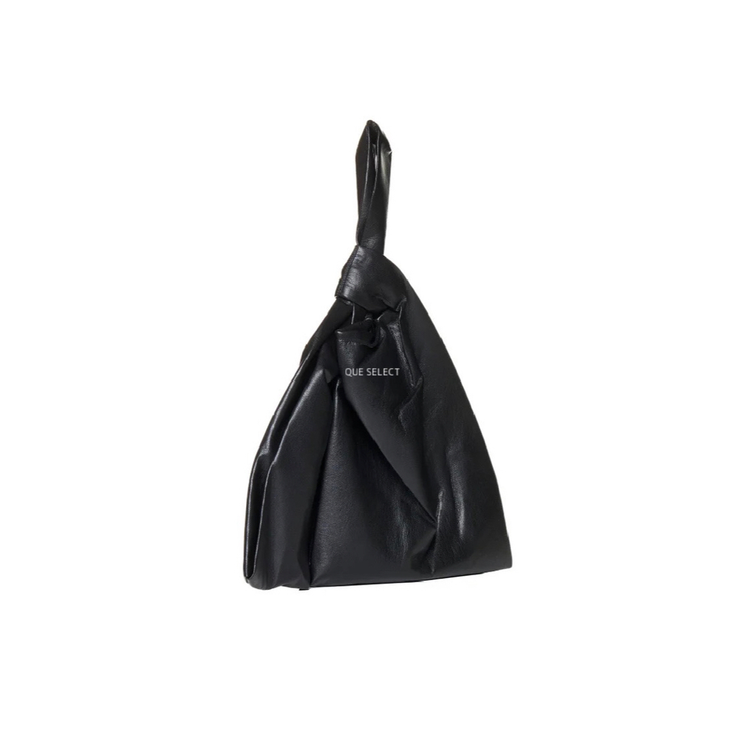 人気即完品　23SS NANUSHKA BLACK HAND BAG