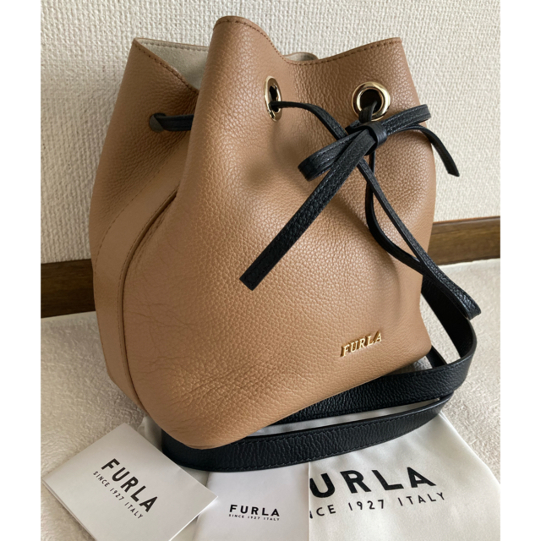 美品 FURLA コスタンザ ショルダーバッグ