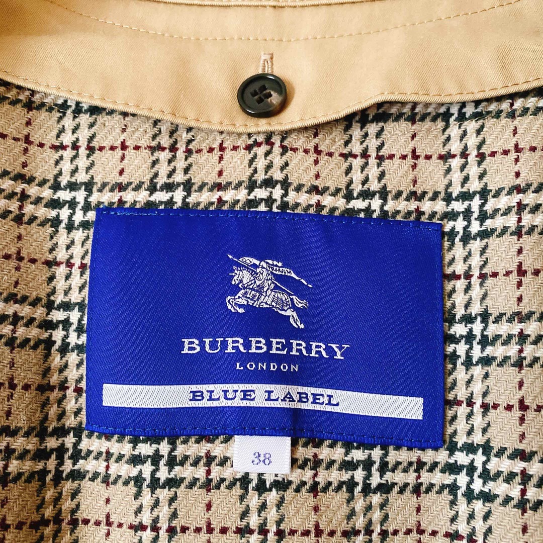 BURBERRY BLUE LABEL(バーバリーブルーレーベル)のBURBERRY BLUE LABEL トレンチコート レディースのジャケット/アウター(トレンチコート)の商品写真