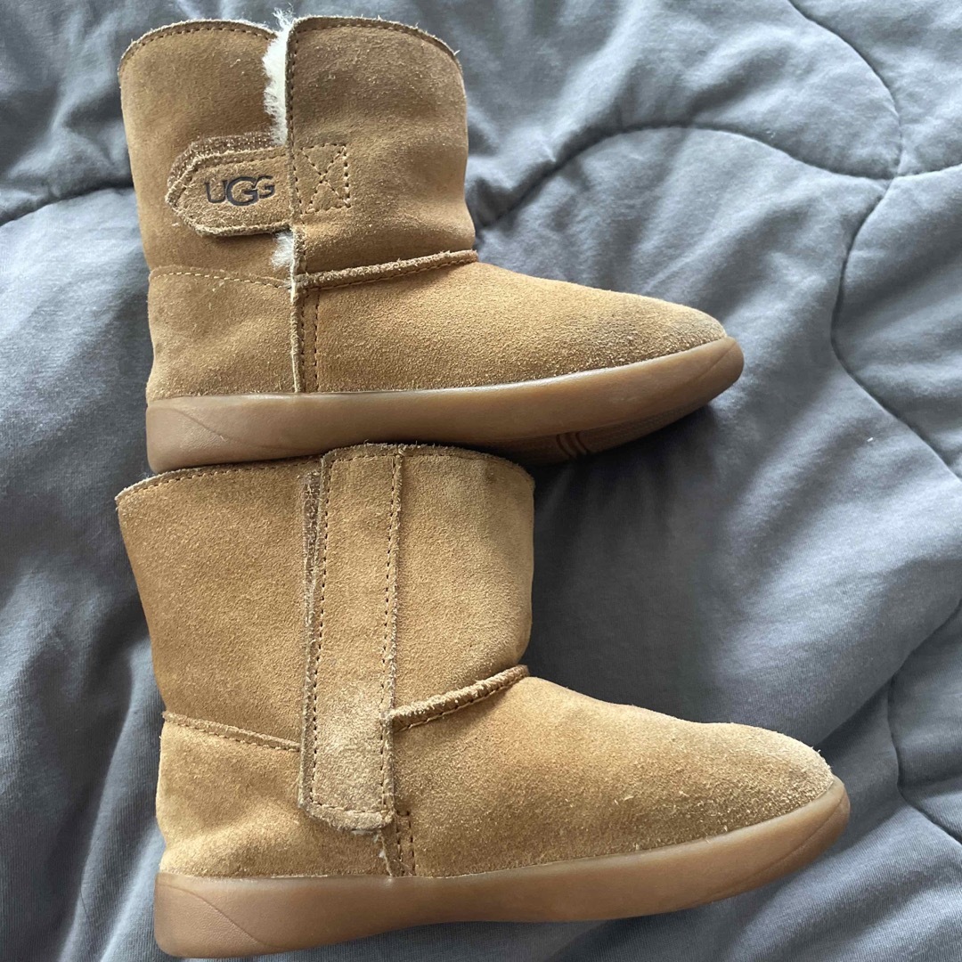 UGG(アグ)のUGG キッズ　ブーツ　15センチ キッズ/ベビー/マタニティのキッズ靴/シューズ(15cm~)(ブーツ)の商品写真