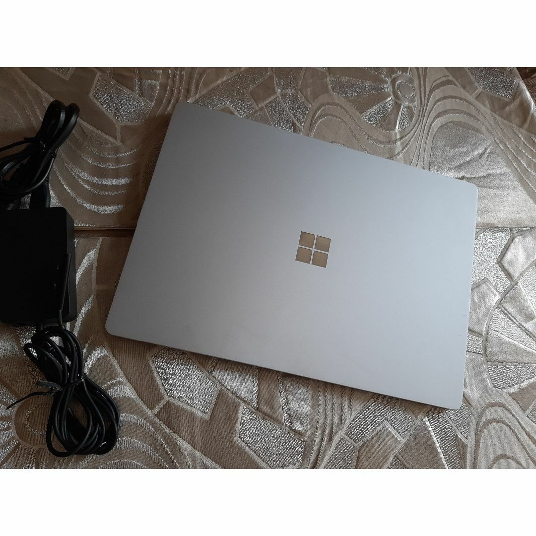 Microsoft(マイクロソフト)のFHF01 Surface Laptop2 8世代 i5 8G 128GB スマホ/家電/カメラのPC/タブレット(ノートPC)の商品写真