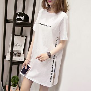 【006410M】ワンポイントロゴ フェイクTシャツ ワンピース風 ホワイト(ひざ丈ワンピース)