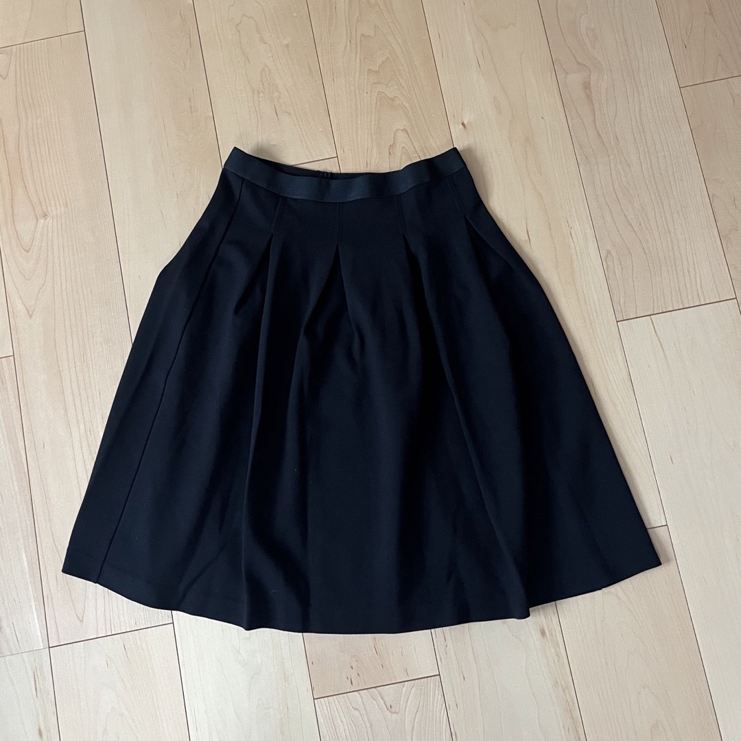 UNIQLO(ユニクロ)のUNIQLO 膝丈スカート黒 レディースのスカート(ひざ丈スカート)の商品写真