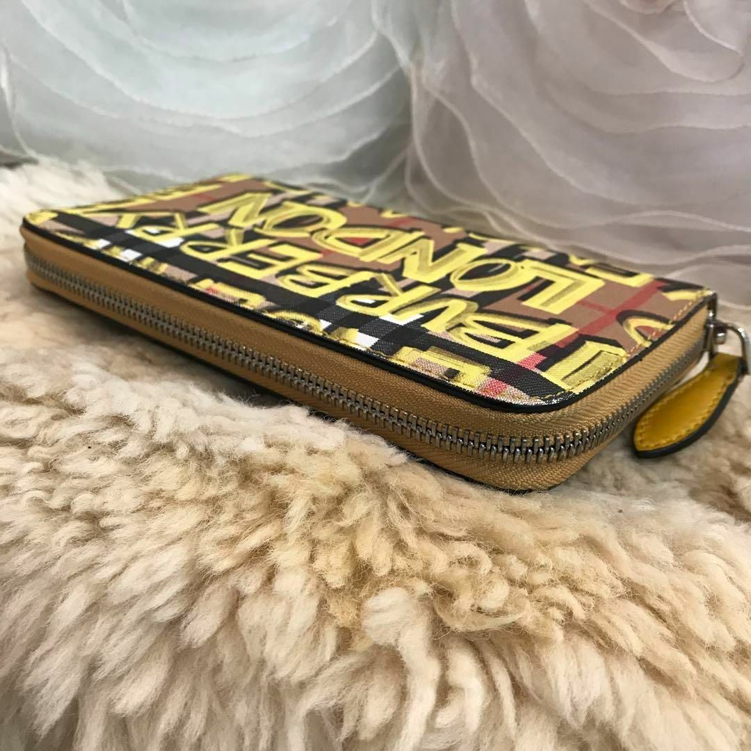 BURBERRY - BURBERRY ラウンドファスナー長財布 グラフィティ チェック