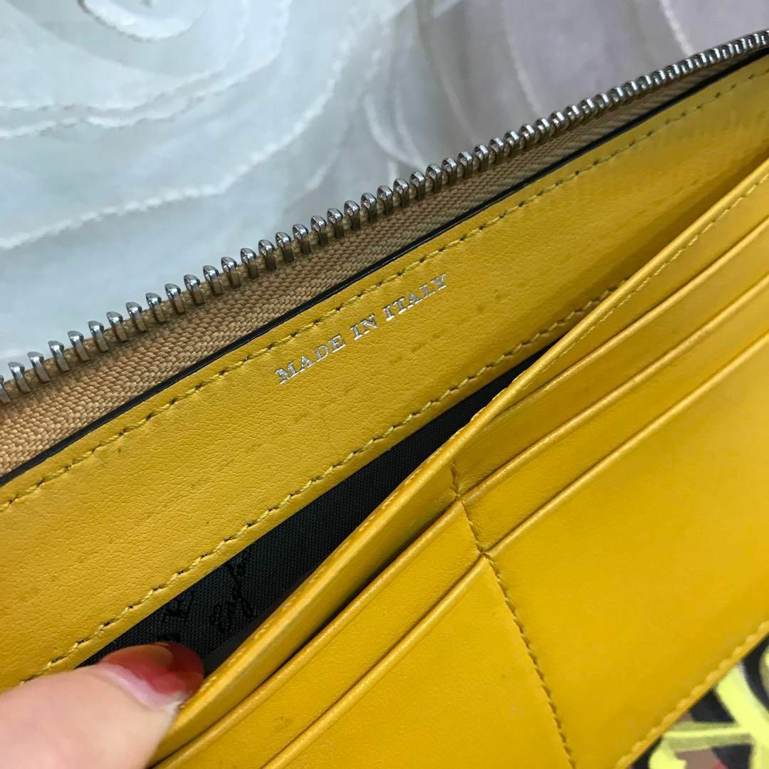 BURBERRY ラウンドファスナー長財布 グラフィティ チェック ロゴ