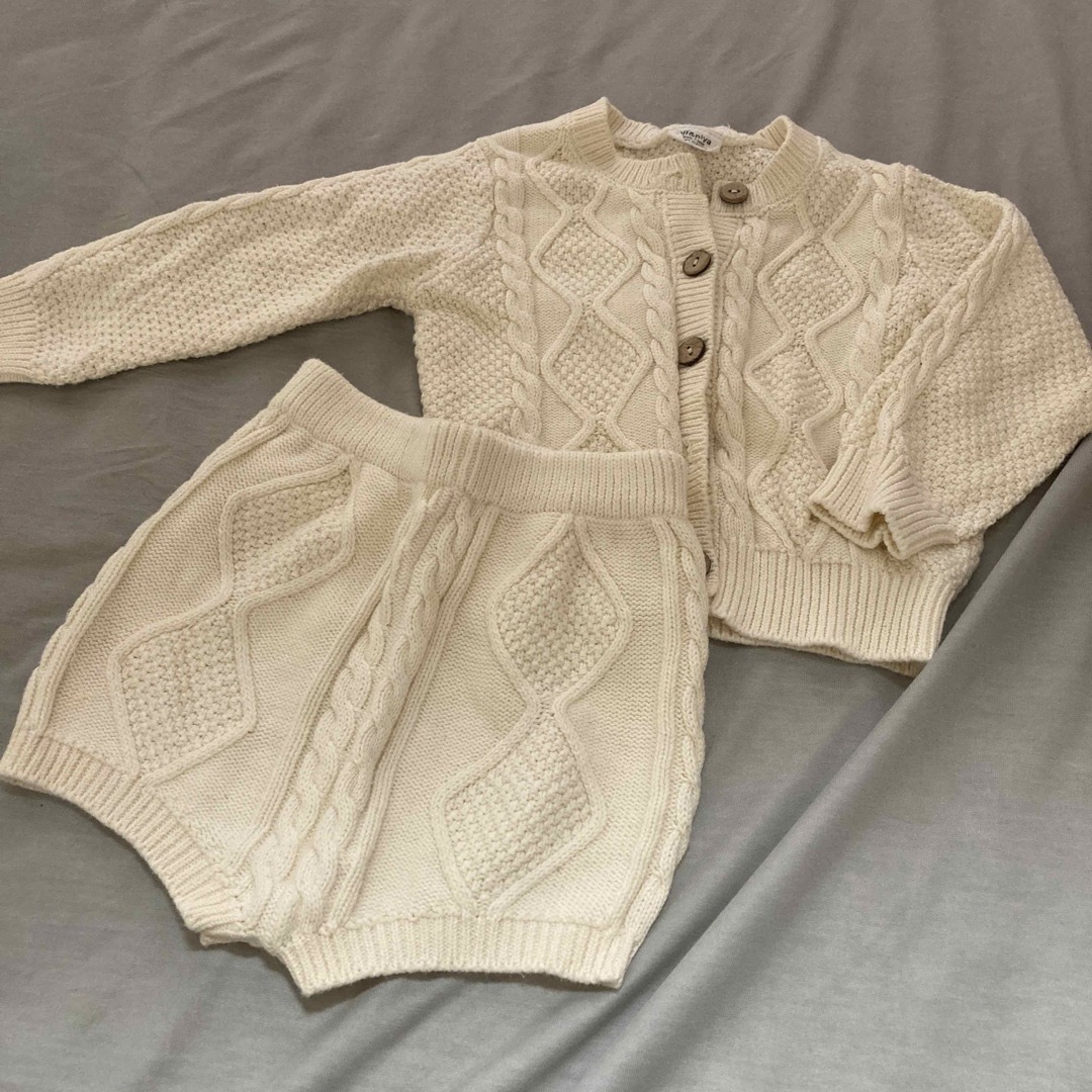 ホワイトニットセットアップ キッズ/ベビー/マタニティのベビー服(~85cm)(ニット/セーター)の商品写真