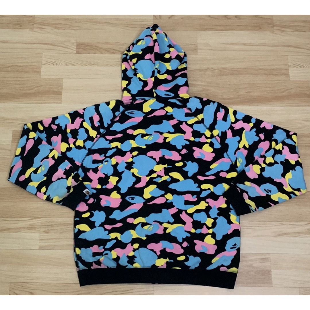 APE  BAPE  KAWS キャンディーカモ　CAMO 迷彩　パーカー　L