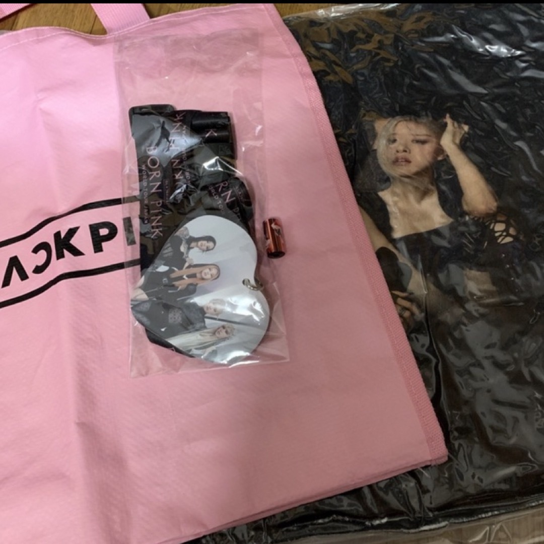 BLACKPINK(ブラックピンク)のBlackpink プレミアムシート 特典 銀テープ付き 東京ドーム エンタメ/ホビーのタレントグッズ(アイドルグッズ)の商品写真