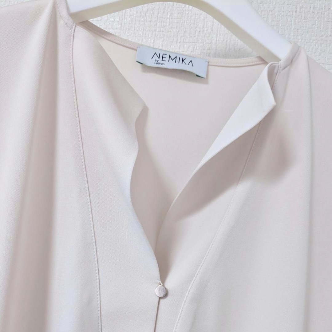 leilian - レリアン❤️新品❤️NEMIKA淡いピンクベージュ長袖ブラウス
