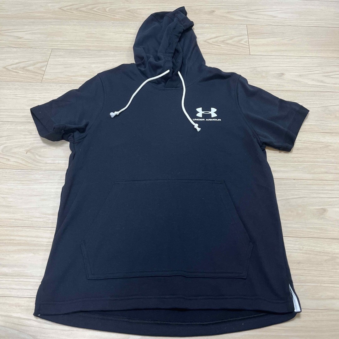 UNDER ARMOUR(アンダーアーマー)の新品未使用　アンダーアーマー　半袖パーカー　フーディー メンズのトップス(Tシャツ/カットソー(半袖/袖なし))の商品写真