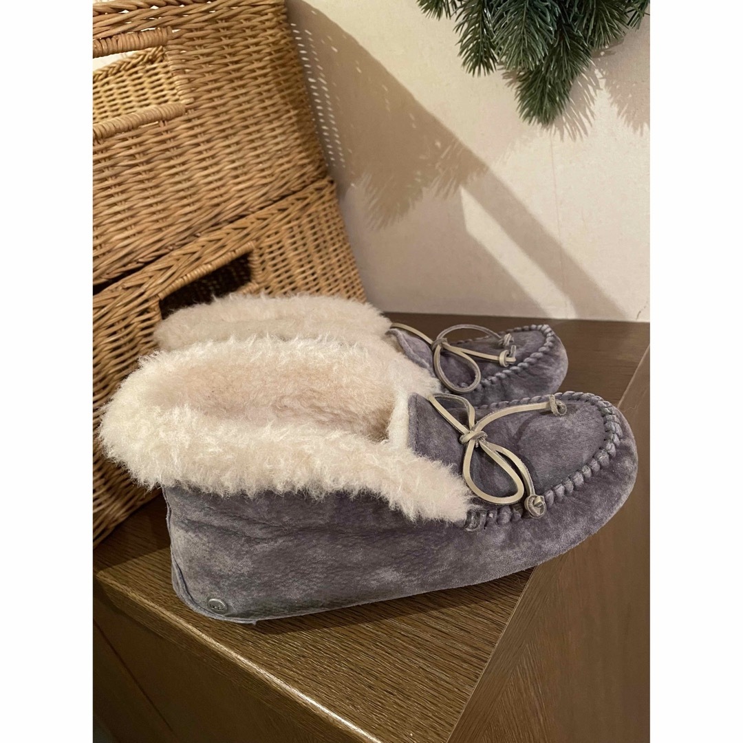 UGG モカシンブーツ