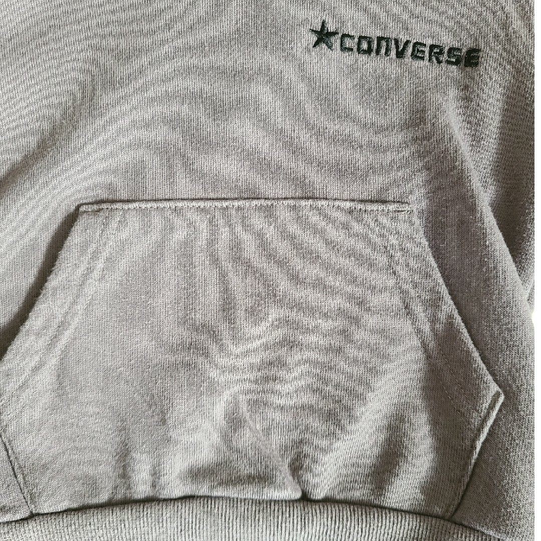 CONVERSE(コンバース)の美品 コンバース キッズ・ベビー フード付きトレーナー 90 チャコールグレー キッズ/ベビー/マタニティのキッズ服男の子用(90cm~)(Tシャツ/カットソー)の商品写真