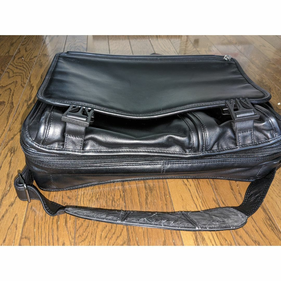 TUMI(トゥミ)のTUMI Expandable Flap Computer Brief 革製 メンズのバッグ(ビジネスバッグ)の商品写真