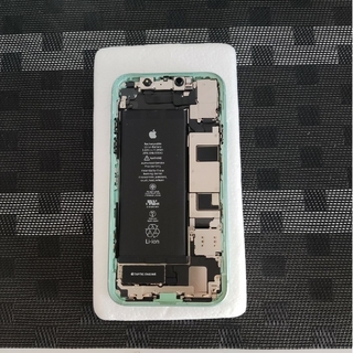 iPhone11 画面無し　部品取り用(携帯電話本体)