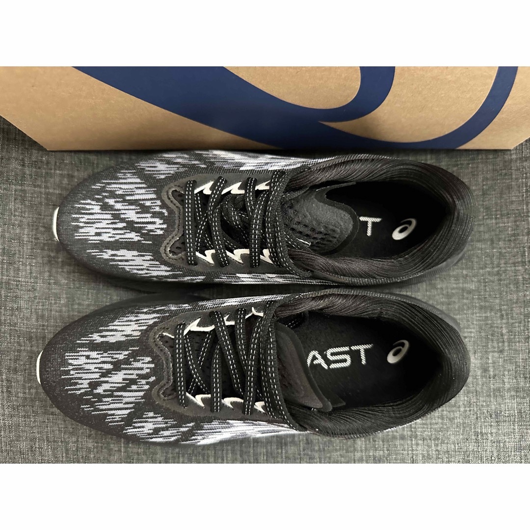 asics(アシックス)の☆新品同様☆アシックス(asics)ノヴァブラスト３/完売モデル スポーツ/アウトドアのランニング(シューズ)の商品写真