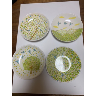 スカイラーク(すかいらーく)の市川和美さんデザイン　小皿4枚セット(食器)