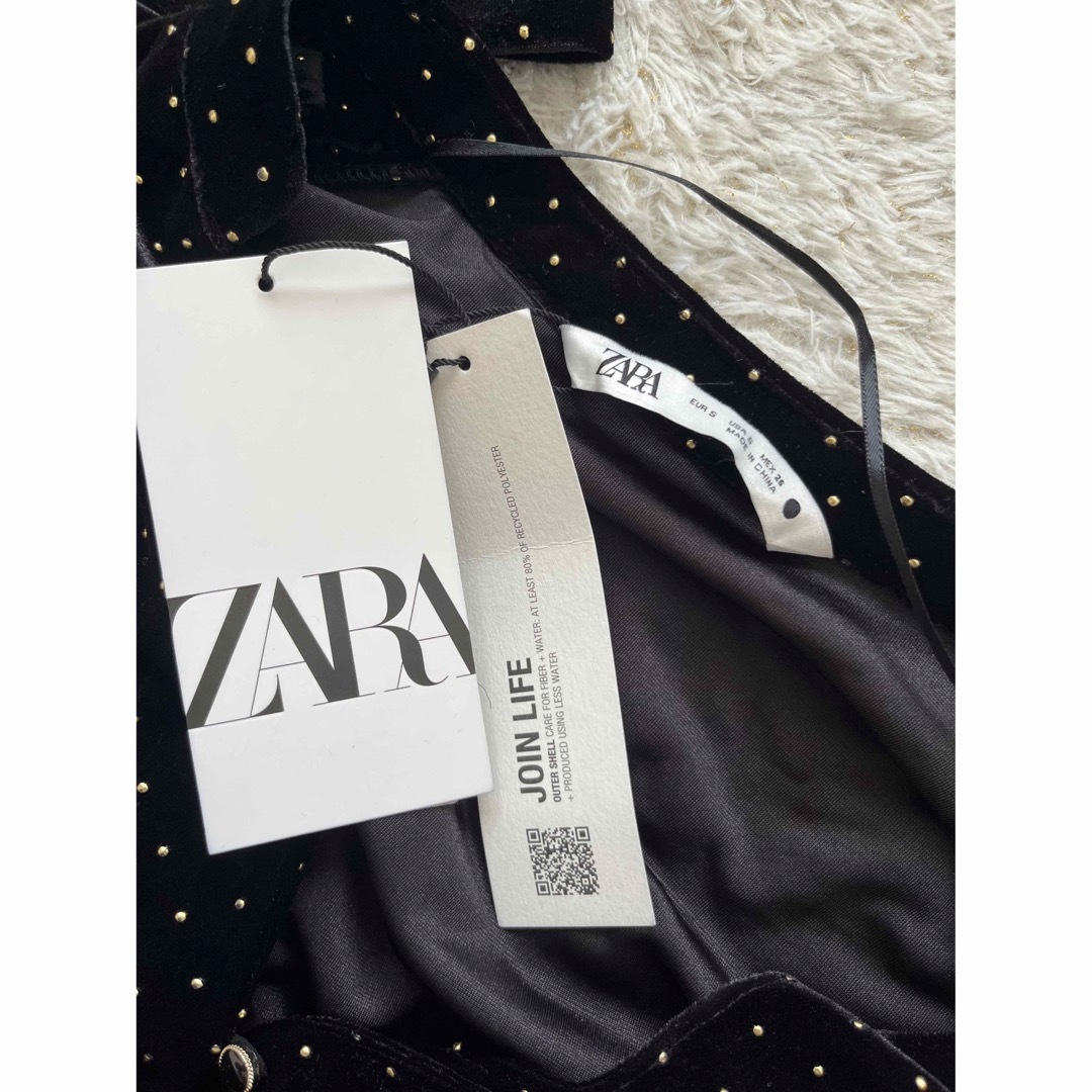 ZARA(ザラ)の新品　ZARA ザラ　ワンピース　ベルベット　ベロア　ドット　人気　完売 レディースのワンピース(ひざ丈ワンピース)の商品写真